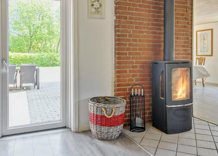 Casa de Férias Aku - 24km From The Sea By Interhome *